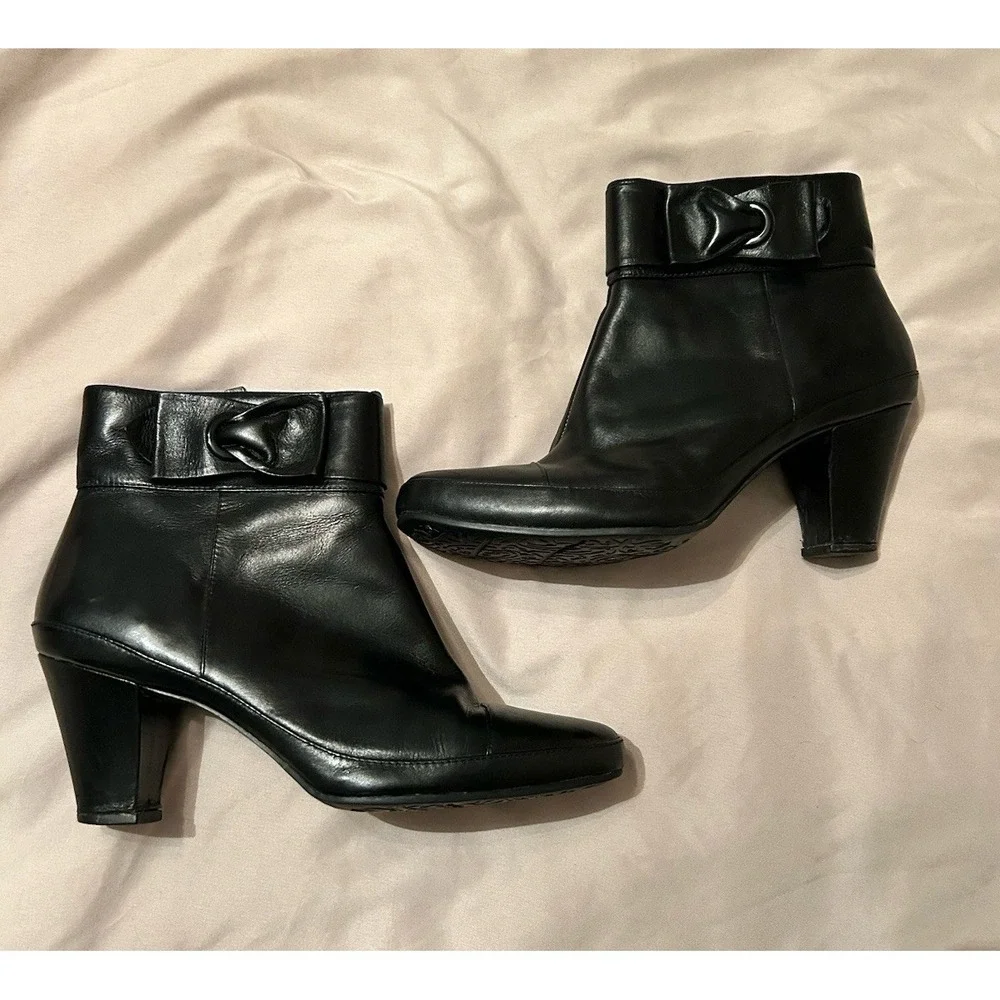 Clarks Artisan‎ 10 Boots Booties Leather Upper Active Air Heel Zipper Bow Goth
